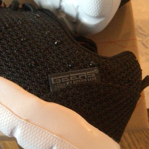 Geers by Dream Seek Little Girls Black Studded Sneaker sz 2 NIB - Picture 4 of 7